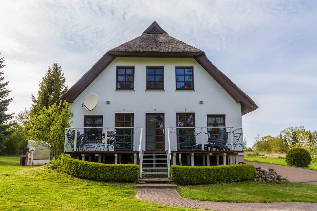 Dat Witte Hus Moritzdorf Ruegen Ferienwohnungen - Ruhige Lage Exteriör bild